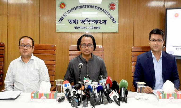 জনগণের দোরগোড়ায় স্বাস্থ্যসেবা পৌঁছে দিতে কাজ করছে সরকার : তথ্য উপদেষ্টা