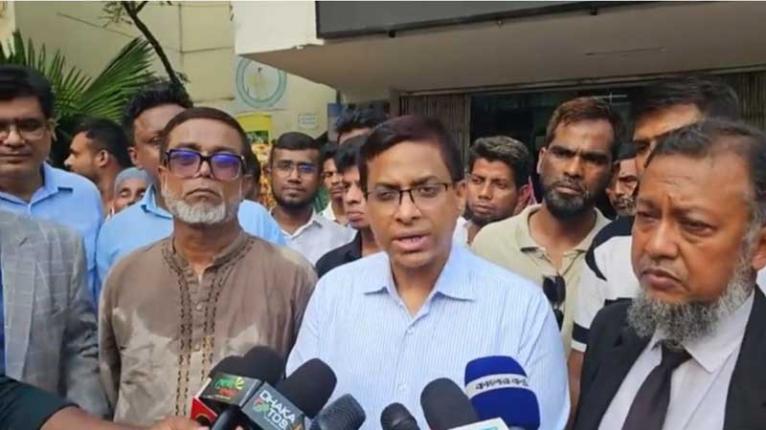 নারায়ণগঞ্জ ভিক্টোরিয়া হাসপাতালে পরিচ্ছন্নতা অভিযান: সেবার মান ও পরিষ্কার পরিচ্ছন্নতা নিয়ে কঠোর হুঁশিয়ারি জেলা প্রশাসকের