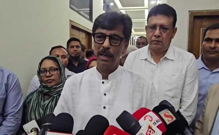 প্রান্তিক জনগোষ্ঠীকে স্বাবলম্বী করতে ব্ল্যাক বেঙ্গল ছাগল সম্প্রসারণে কাজ করছে সরকার : প্রাণিসম্পদ মন্ত্রী