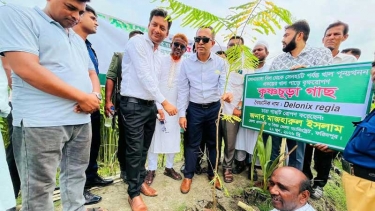 সালথায় খাল পুনঃখনন প্রকল্পের কাজ পরিদর্শন করলেন জেলা প্রশাসক