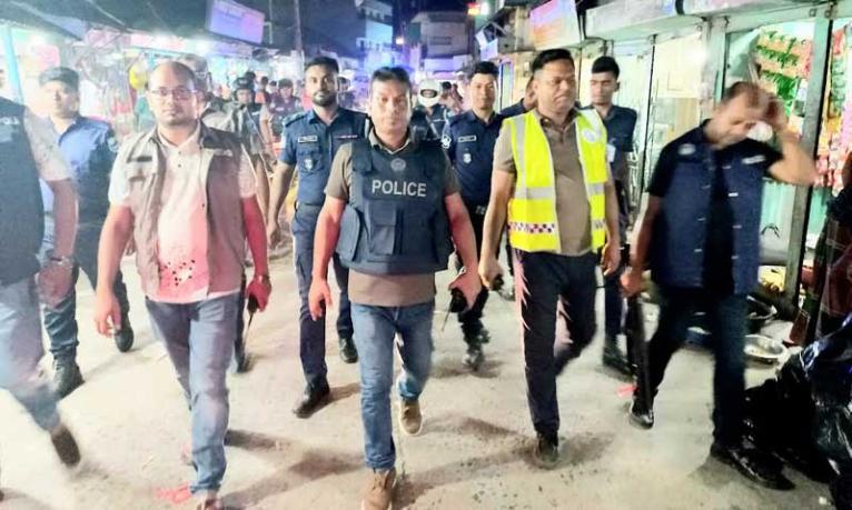 নাশকতা প্রতিরোধে সালথা থানা পুলিশের ব্যতিক্রমী মহড়া