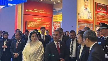 বেইজিংয়ে চীনা কমিউনিস্ট পার্টির জাদুঘর পরিদর্শন করলেন প্রধানমন্ত্রী