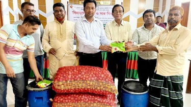 সালথায় কৃষি প্রণোদনায় ২ হাজার ৪৩০ কৃষকের হাতে বিনামূল্যে বীজ ও সার