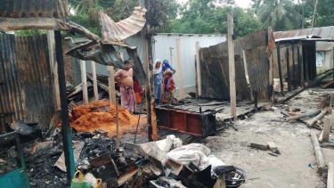 সদরপুরে অগ্নিকান্ডে ৫ টি দোকান ঘর পুরে ছাই