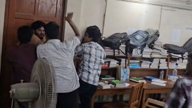 তিন শিক্ষার্থীকে পেটালেন আম্মারসহ শিবির নেতারা