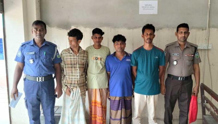 সরিষাবাড়ীতে প্রবাসী পরিবারে দুর্ধর্ষ চুরি ও গাছ কাটার অভিযোগ: ৪ জন গ্রেফতার