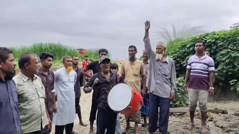 ১১ বছর পর আদালতের রায়ে জমির মালিকানা ফিরে পেলেন মোখলেছুর