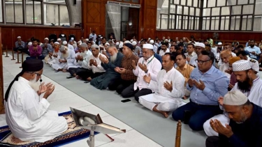 কাতারের সাবেক আমিরের মাগফেরাত কামনায় দোয়া মাহফিলে ডেপুটি স্পীকারের অংশগ্রহণ