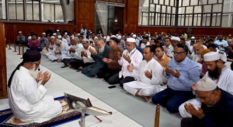 কাতারের সাবেক আমিরের মাগফেরাত কামনায় দোয়া মাহফিলে ডেপুটি স্পীকারের অংশগ্রহণ