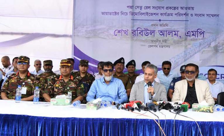 পূর্বের প্রাকৃতিক পরিবেশ ফিরিয়ে আনার লক্ষ্যেই অপসারণ করা হচ্ছে ভায়াডাক্টের নীচের মাটি - রেলমন্ত্রী
