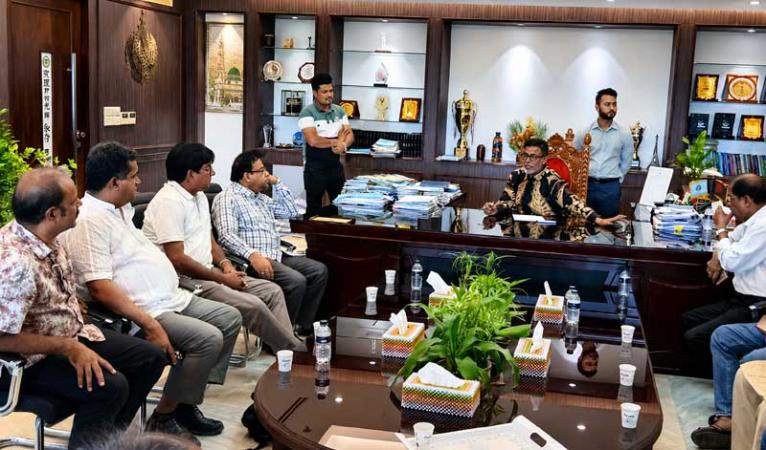চার দাবিতে সিটি প্রশাসককে নাগরিক আন্দোলনের স্মারকলিপি