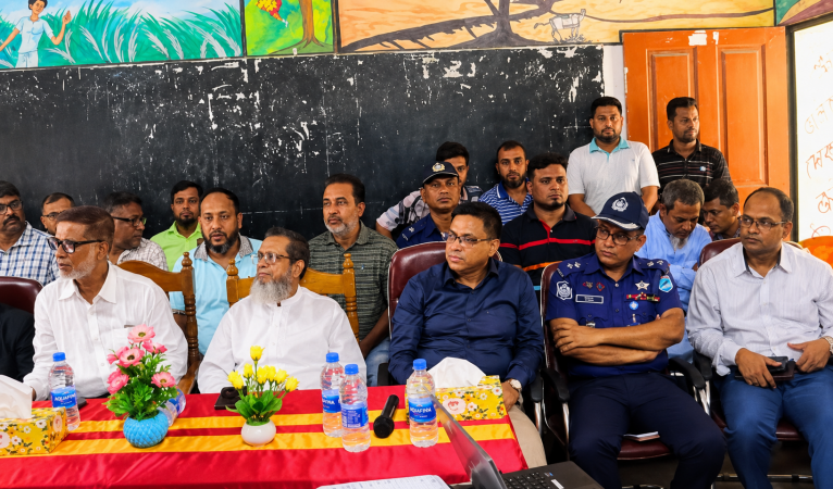 স্কুলে বসেই প্রধানমন্ত্রীর অনুষ্ঠান দেখলেন এমপি-প্রশাসক-ডিসি-এসপি