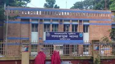 সদরপুরে কিশোরীকে বাড়ি থেকে তুলে নিয়ে ধর্ষণের অভিযোগ, আটক ২