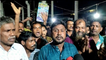 কল্যাণ তহবিলের অর্থ আদায় নিয়ে উত্তেজনা, চার শ্রমিক গ্রেপ্তারের প্রতিবাদে ফরিদপুরে বাস চলাচল বন্ধ