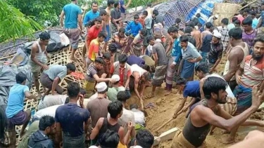 রোহিঙ্গা ক্যাম্পে পাহাড় ধসে ৫ শিক্ষার্থীর মৃত্যু