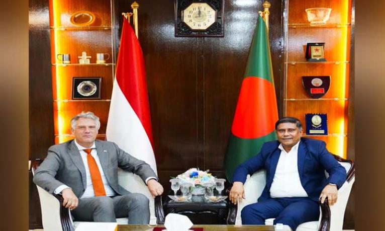 প্রধানমন্ত্রীর প্রতিরক্ষা উপদেষ্টার সঙ্গে নেদারল্যান্ডসের রাষ্ট্রদূতের সৌজন্য সাক্ষাৎ