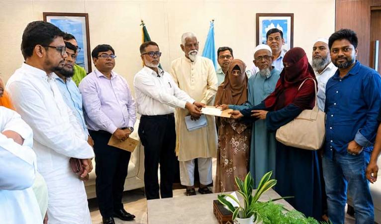 নিহত যুবদল-ছাত্রদল নেতার পরিবারকে ২০ লাখ টাকা অনুদান ও দুই সদস্যকে চাকরি দিল নাসিক