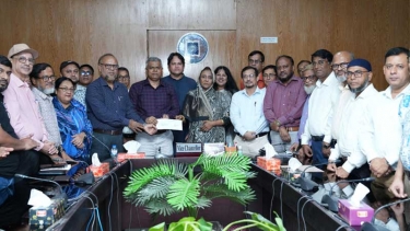 রাবির মেধাবী শিক্ষার্থীদের জন্য ভূমিমন্ত্রীর পরিবারের ১০ লাখ টাকার অনুদান