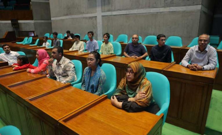 এআই অলিম্পিয়াডে স্বর্ণপদকজয়ীদের সংসদ অধিবেশন দেখার ইচ্ছা পূরণ করলেন প্রধানমন্ত্রী