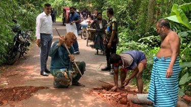 কালকিনিতে সরকারি খাল ভরাট,কার্যক্রম বন্ধ, ৪০,০০০ হাজার টাকা জরিমানা