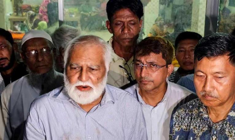 প্রধানমন্ত্রী দুর্যোগের সার্বিক বিষয়ে নিজেই মনিটরিং করছেন : ত্রাণ প্রতিমন্ত্রী