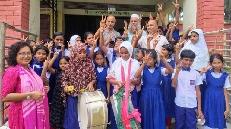 মোল্লাহাটে প্রাথমিক বিদ্যালয়ের সাফল্য,৭০ শিক্ষার্থীর বৃত্তি অর্জন