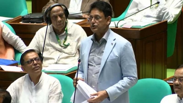 প্রতিকূল আবহাওয়ায় অনুপস্থিত এইচএসসি পরীক্ষার্থীরা বিশেষ সুযোগ পাবেন: শিক্ষামন্ত্রী