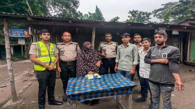 নেত্রকোণায় ২৮ লাখ টাকার মাদকসহ কুখ্যাত মাদক কারবারির স্ত্রী আটক