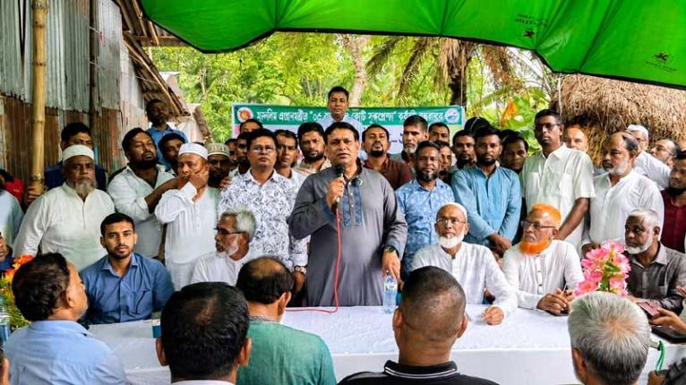 কালকিনিতে জলবায়ু ঝুঁকি মোকাবিলায় বৃক্ষরোপণ কর্মসূচির আওতায় তালগাছ রোপণ