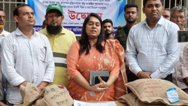 সরিষাবাড়ীতে কৃষকের মাঝে বিনামূল্যে আমন বীজ ও সার বিতরণ