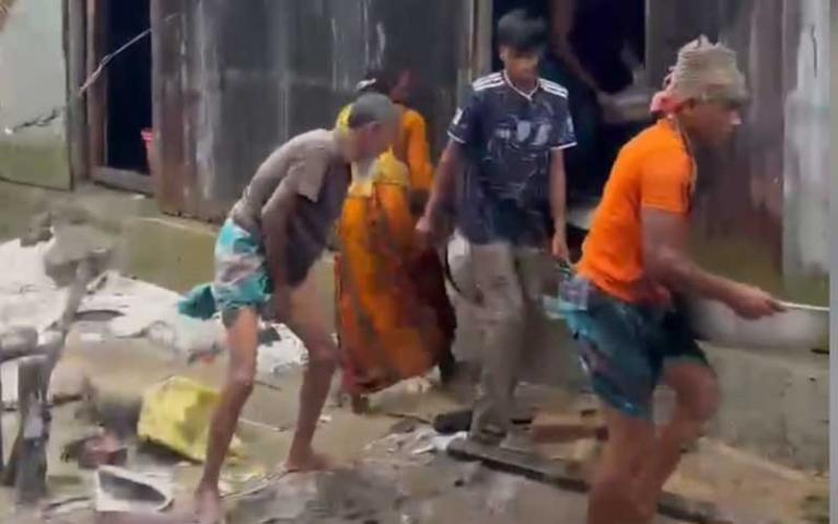 জামালপুরে বসতবাড়িতে আগুন: এলাকাবাসীর তৎপরতায় বড় রক্ষা