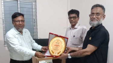 কালকিনিতে মাধ্যমিক পর্যায়ে শ্রেষ্ঠ প্রধান শিক্ষক নির্বাচিত হলেন আতাউর রহমান