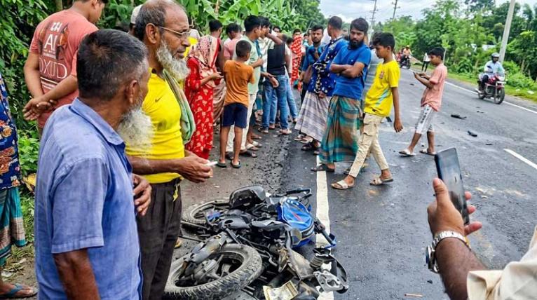 নগরকান্দায় সড়ক দুর্ঘটনায় মোটরসাইকেল আরোহী নিহত, আশঙ্কাজনক অবস্থায় ১