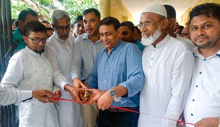 ​কালকিনিতে উন্নয়নমূলক কার্যক্রম পরিদর্শনের লক্ষ্যে সংসদ সদস্য খোকনের পরিদর্শন কক্ষ উদ্বোধন