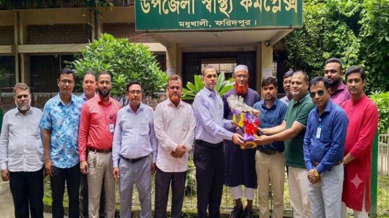 মধুখালী উপজেলা স্বাস্থ্য কমপ্লেক্স পরিদর্শনে ফরিদপুরের সিভিল সার্জন ডা. মাহমুদুল হাসান