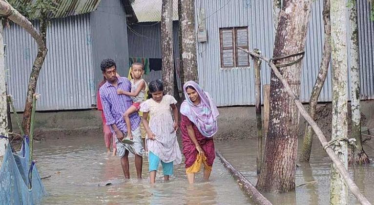 টানা বর্ষণে ফরিদপুরে  জলাবদ্ধতা