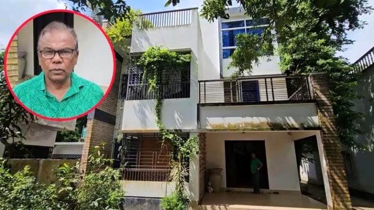 অভিনেতা ফজলুর রহমান বাবুর পৈতৃক বাড়িতে দুঃসাহসিক চুরি