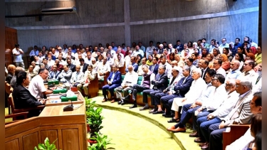 রাষ্ট্রপতি নির্বাচনকে সামনে রেখে বৈঠকে বসেছেন সরকারি দলের সংসদ সদস্যগণ