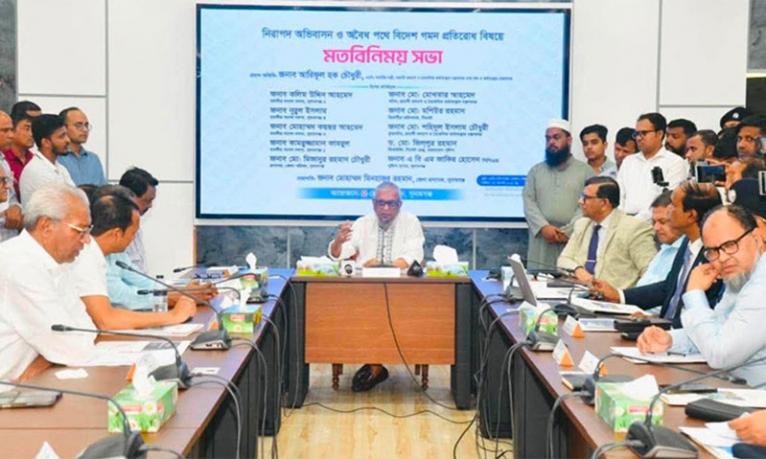 বিনা খরচে ১০ হাজার কর্মী নেবে মালয়েশিয়া সরকার : প্রবাসীকল্যাণমন্ত্রী