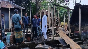চর বিষ্ণুপুরের ছিরামদী বাজারে ভয়াবহ আগুন: পুড়লো ৪ দোকান, পাশে থাকার আশ্বাস বিএনপির