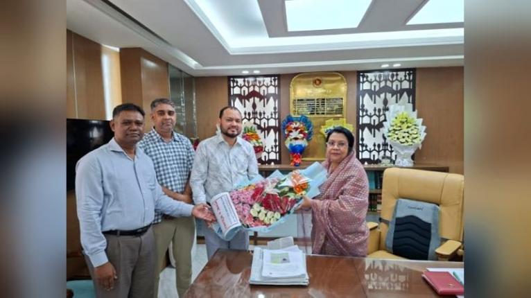 খাদ্যখাতের উন্নয়ন ও ব্যবসাবান্ধব পরিবেশের আশা: নতুন খাদ্যমন্ত্রীকে সোহাগের ফুলেল শুভেচ্ছা