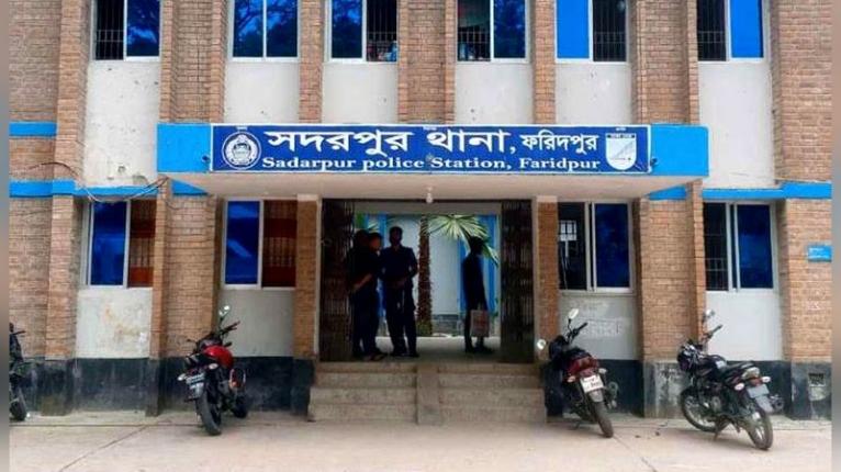 মানসিক অসুস্থতার কারণে আত্মহত্যা! সদরপুরে কিশোরীর ঝুলন্ত মরদেহ উদ্ধার