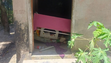 মাদারীপুরে জমি নিয়ে বিরোধে বৃদ্ধের পায়ের রগ কর্তন,পাল্টা ধাওয়া ও লুটপাট