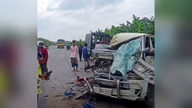 সড়কে দুর্ঘটনা এখন প্রতিদিনের চিত্র: ভাঙ্গায় বাস-অ্যাম্বুলেন্স সংঘর্ষে গুরুতর আহত ৪
