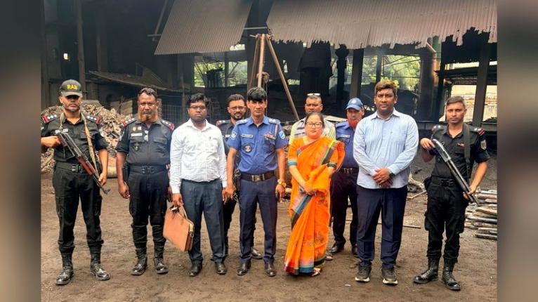 কুতুবপুরে বায়ুদূষণের দায়ে ৩ রোলিং মিলকে ১ লাখ ৪০ হাজার টাকা জরিমানা