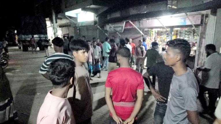 বোয়ালমারীতে আধিপত্যের বিরোধে হাটে হামলা, আহত ২