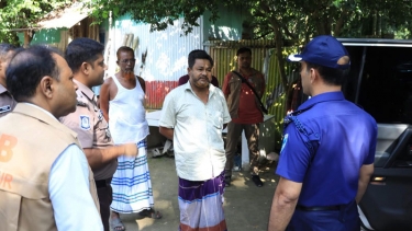 বড় মাধবপুরে ডাকাতির ঘটনাস্থল পরিদর্শনে ফরিদপুরের পুলিশ সুপার