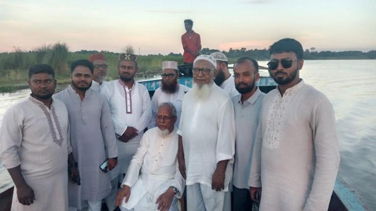 ভাঙনের আতঙ্কে শিকারপুর, নদীপাড়ের মানুষের পাশে ছুটে গেলেন এমপি ইলিয়াস মোল্লা