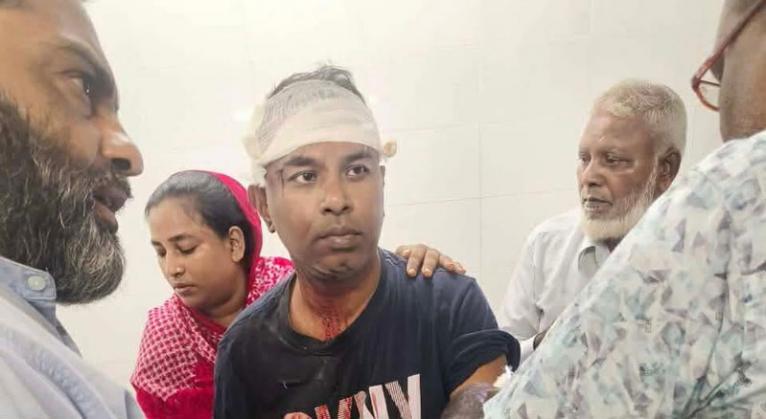 বোয়ালমারীতে আধিপত্যের বিরোধে হাটে হামলা, আহত ২