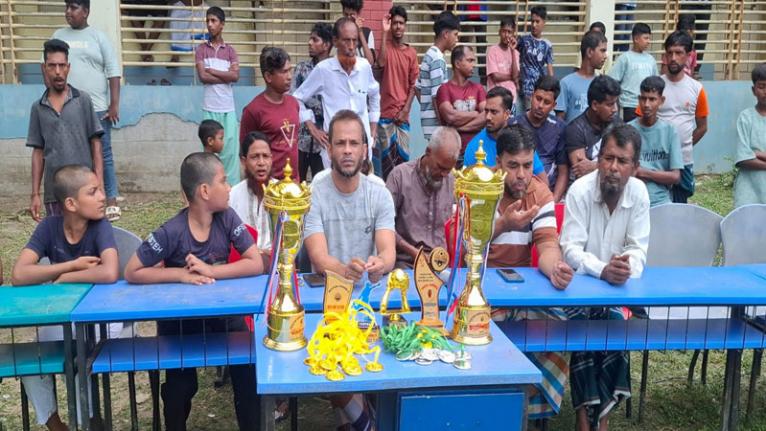 রামচন্দ্রপুর সরকারি প্রাথমিক বিদ্যালয় মাঠে ফুটবল টুর্নামেন্ট ২০২৬ অনুষ্ঠিত
